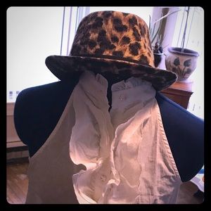 Leopard fedora